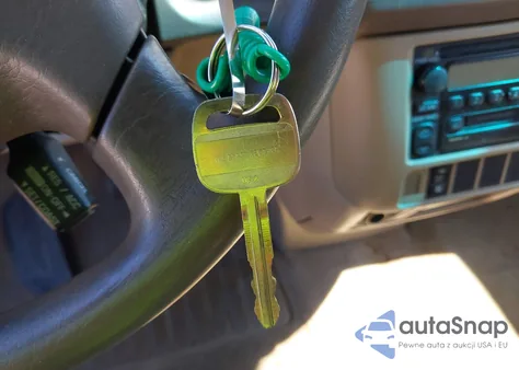 2001 Toyota Sienna Le from USA, damaged, VIN 4T3ZF13C31U327930